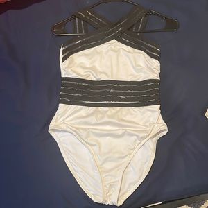 Kenneth Cole (S) White&Black